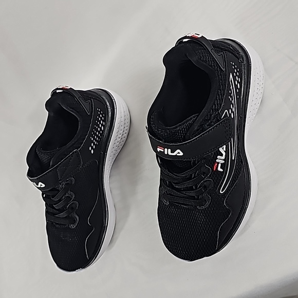 Fila Kids Sneakers - Picture 2 of 7